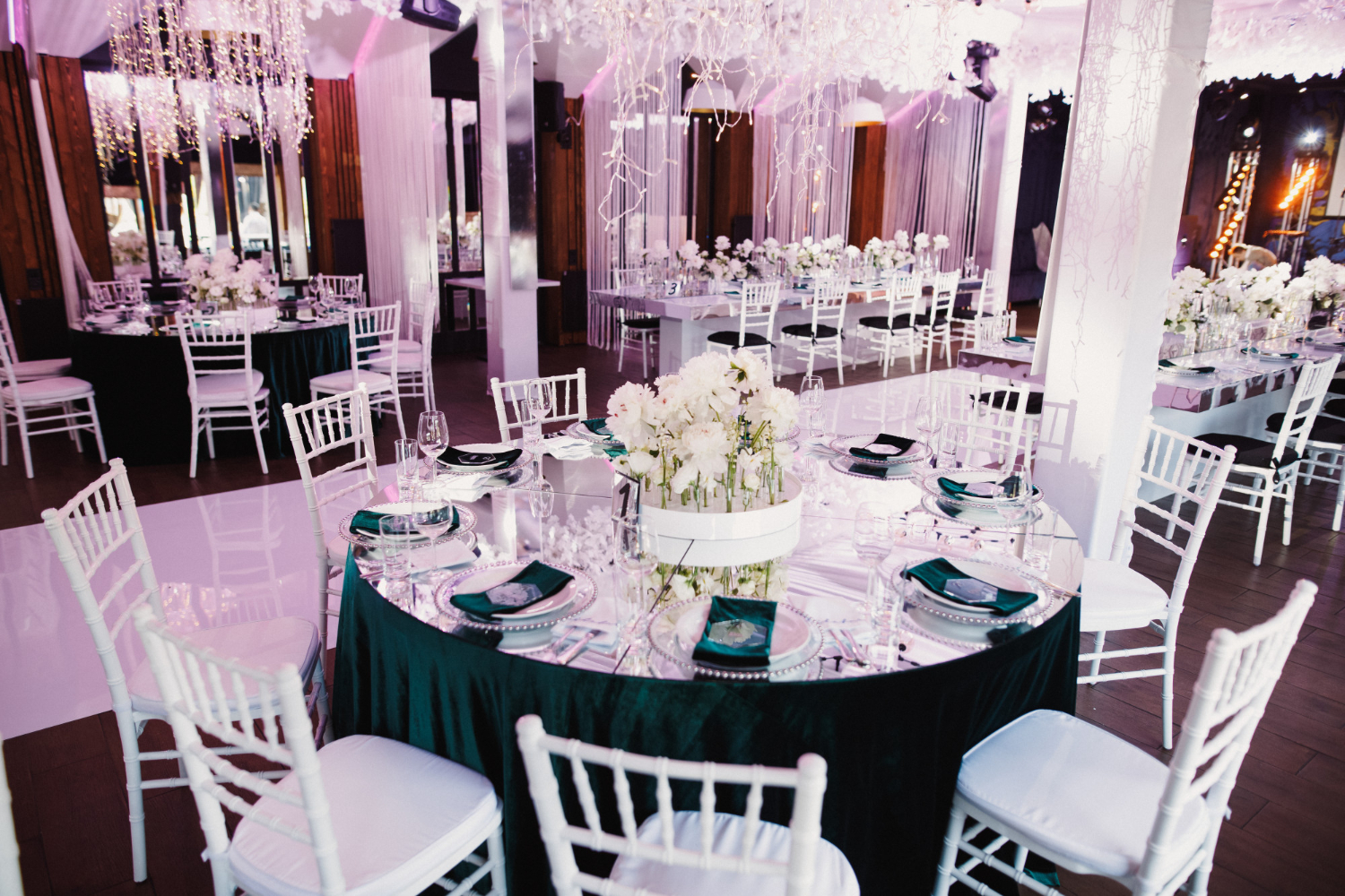 decorated-tables-wedding-restaurant